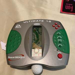 Vintage 2000 Radica EA Sports Tiger Woods Ultimate 18 Handheld Golf Game